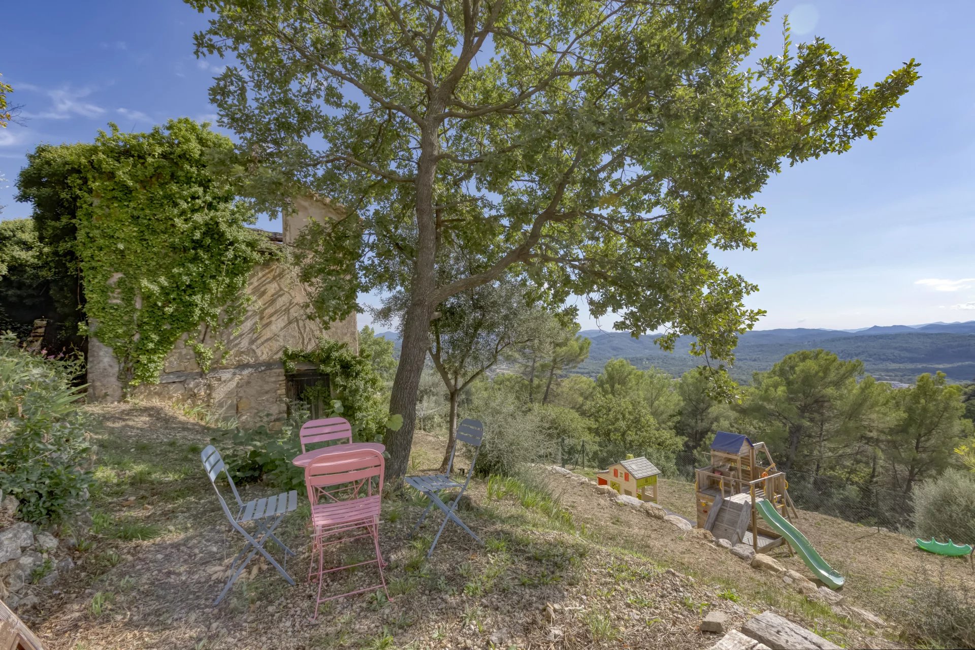 AUTHENTIC BASTIDE NEAR VILLAGE - MONTAUROUX