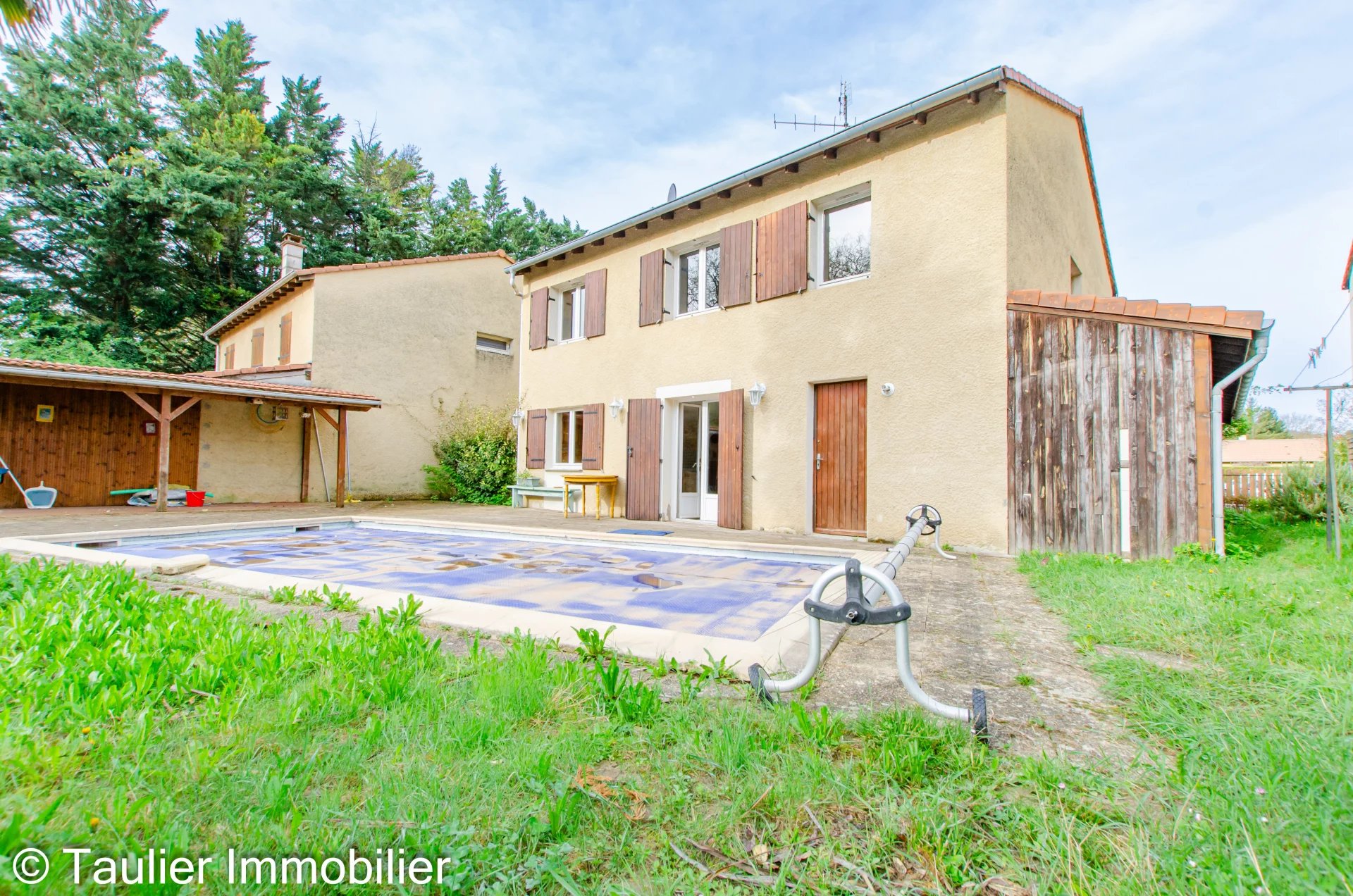 Maison avec 4 chambres et piscine