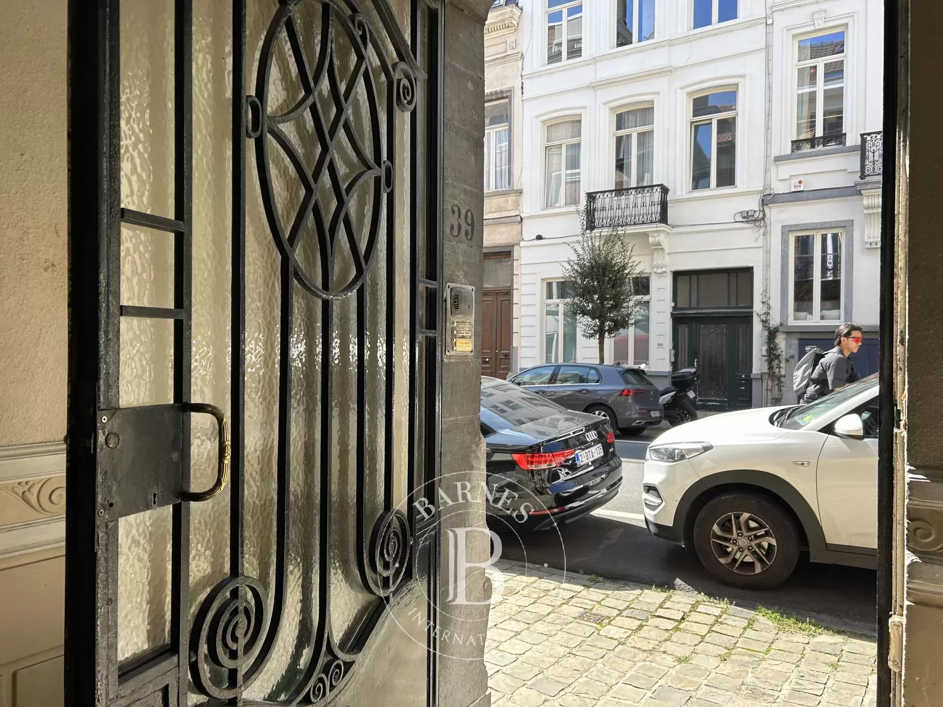 Ixelles - Louise - beautiful and large house with garden to renovate