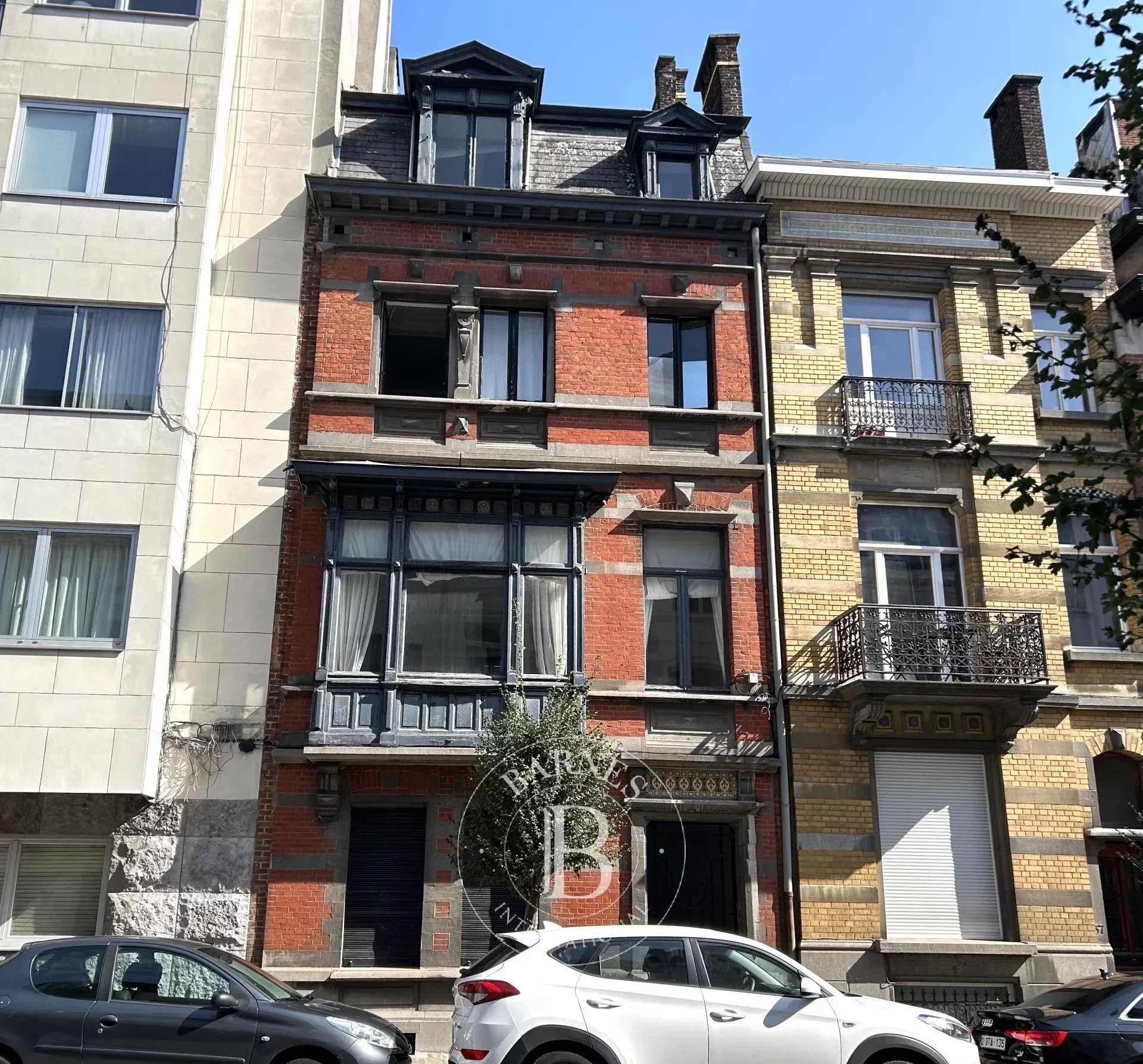 Ixelles - Louise - beautiful and large house with garden to renovate