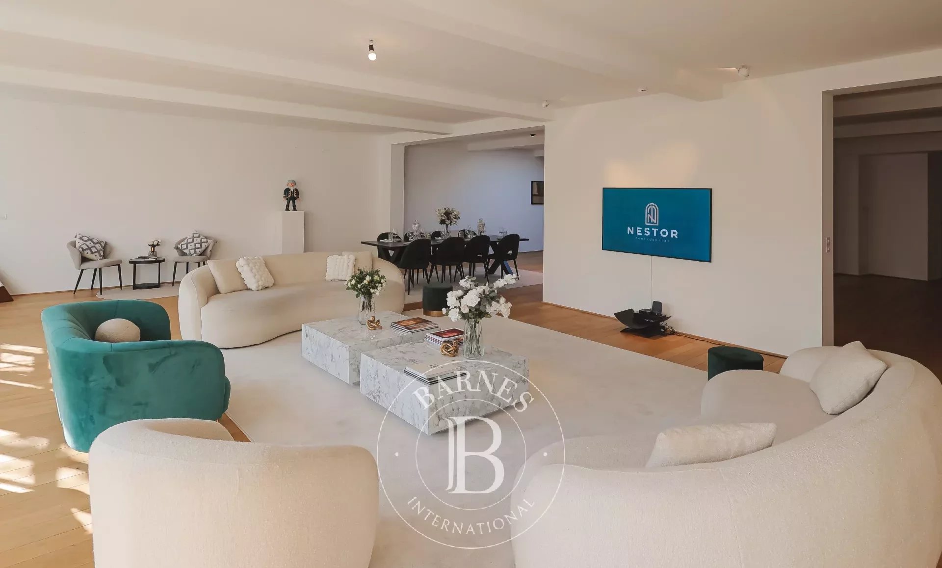 Chatelain - Furnished apartment 390m2