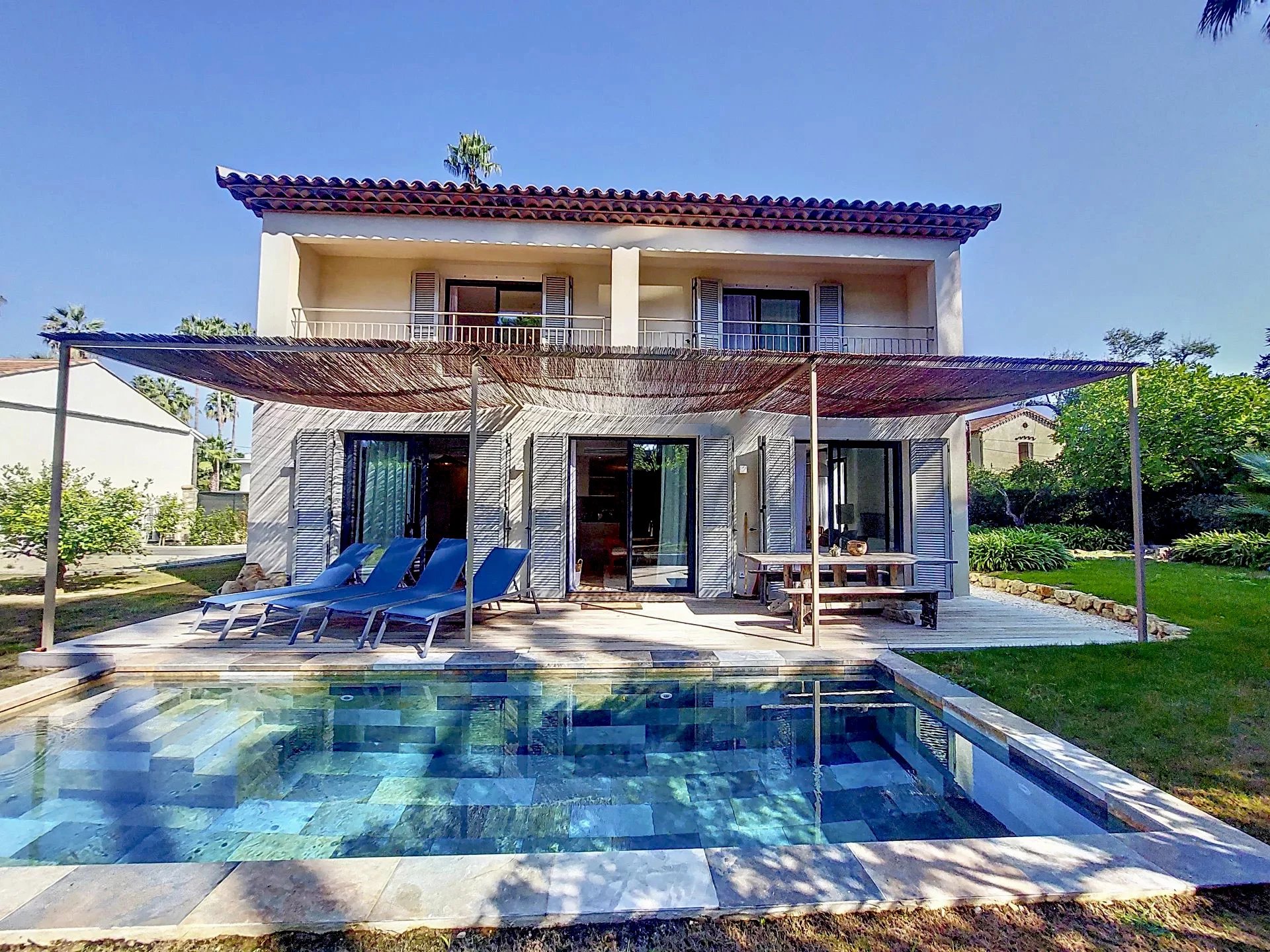 New villa on the west side of Cap d'Antibes