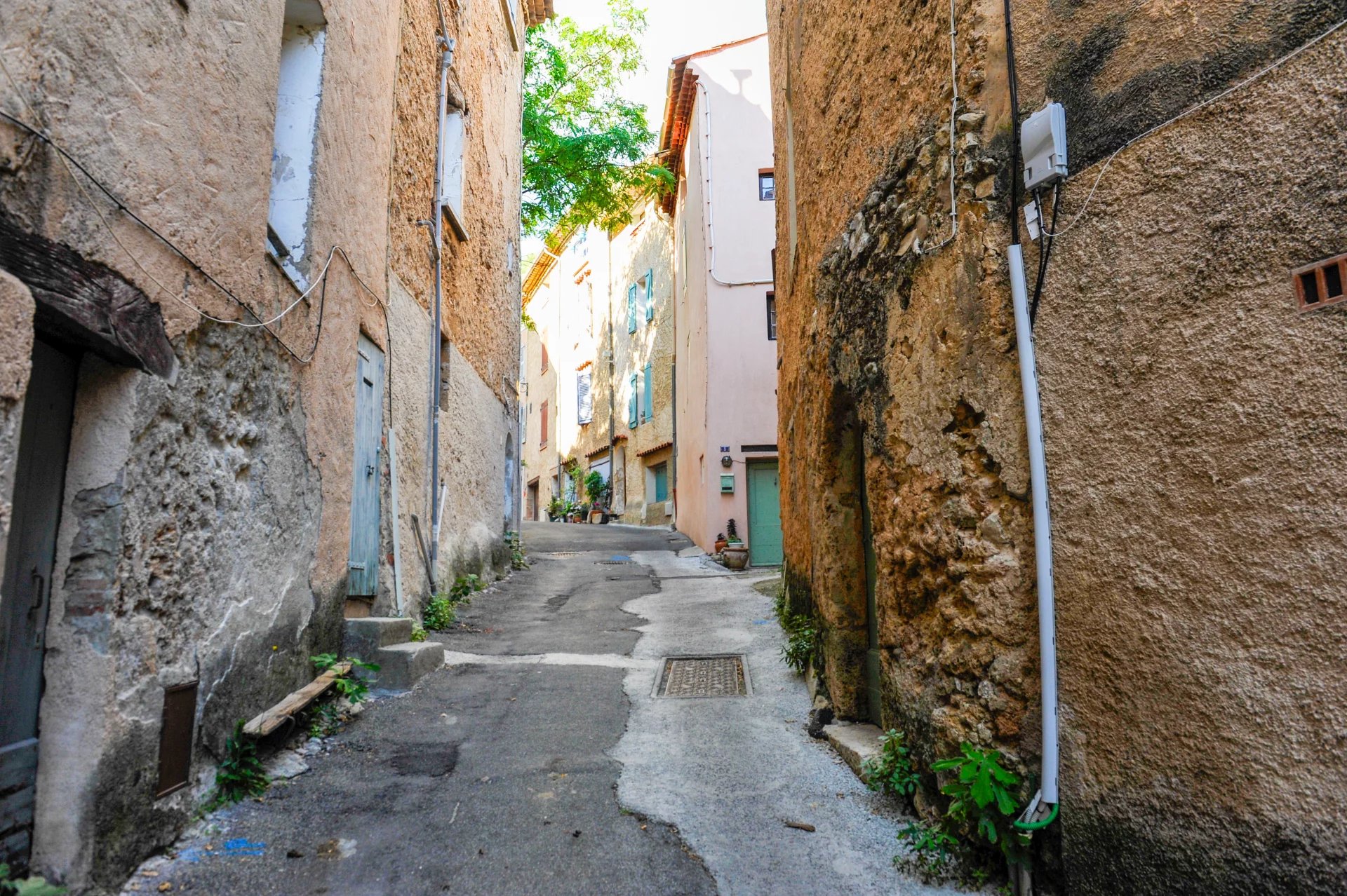 Charming townhouse to renovate - Cotignac