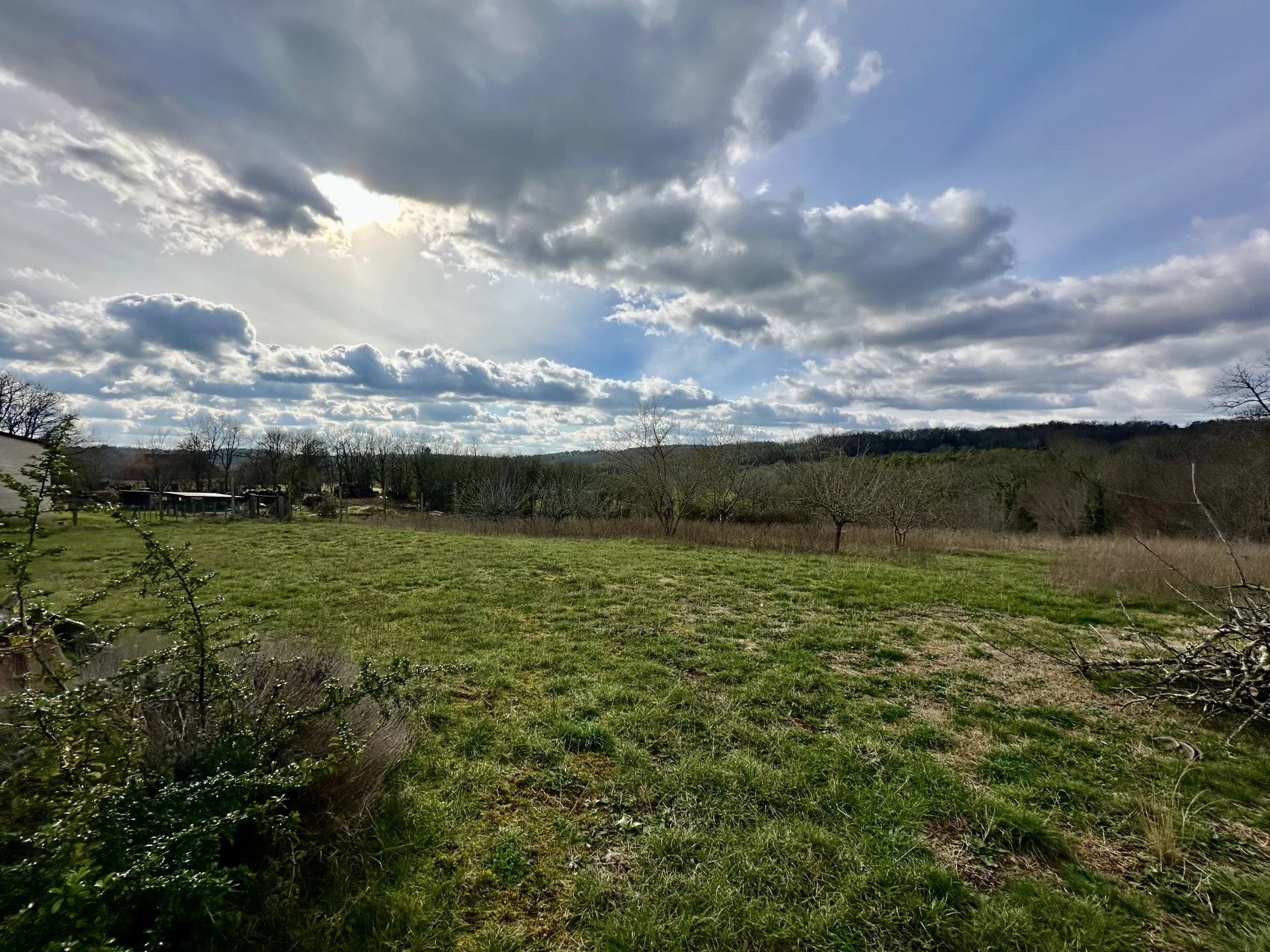 Terrain à construire de 2800m² avec garage