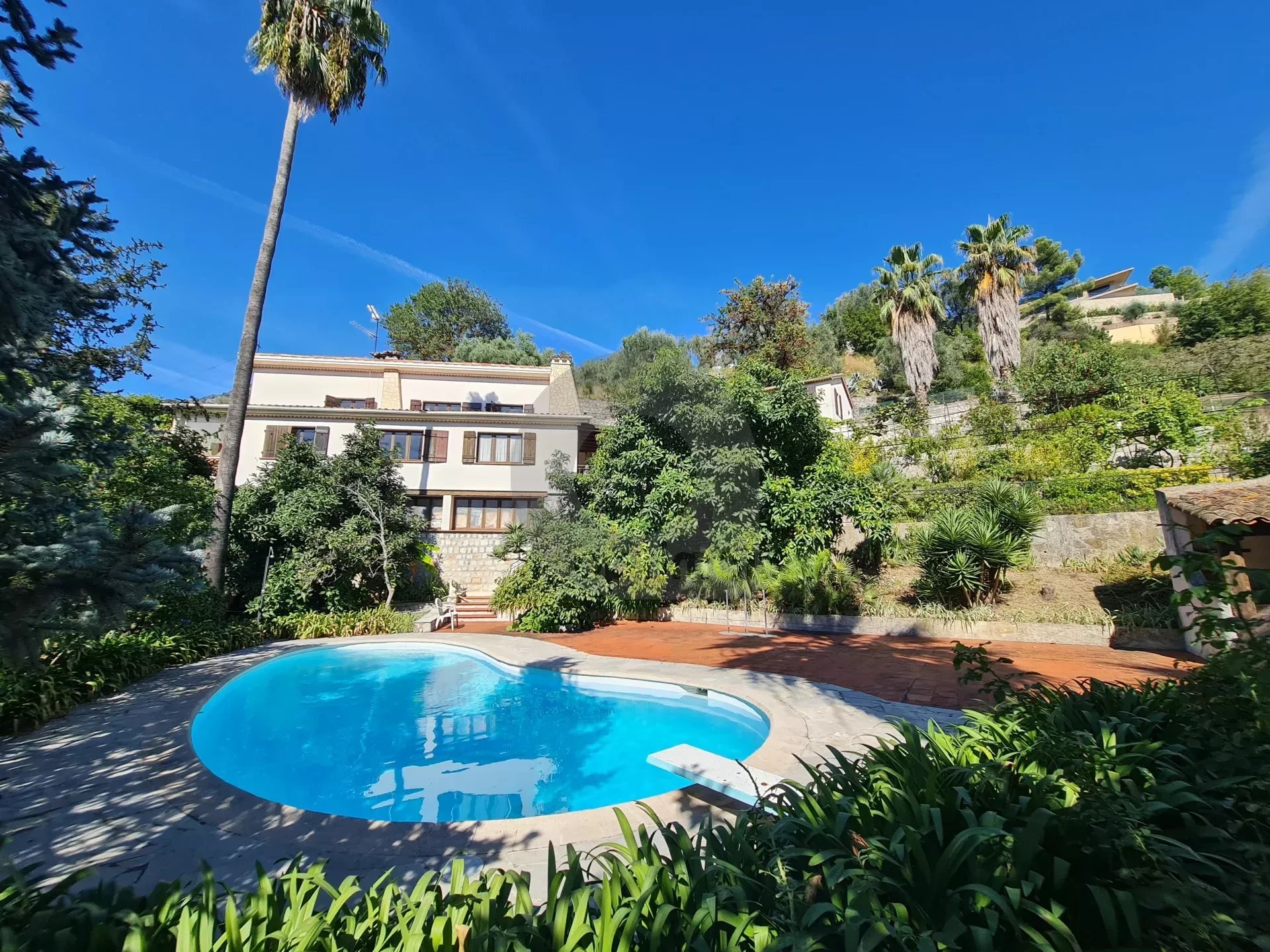 PROPRIETE DE DEUX MAISONS JARDIN PISCINE MENTON HAUTEURS