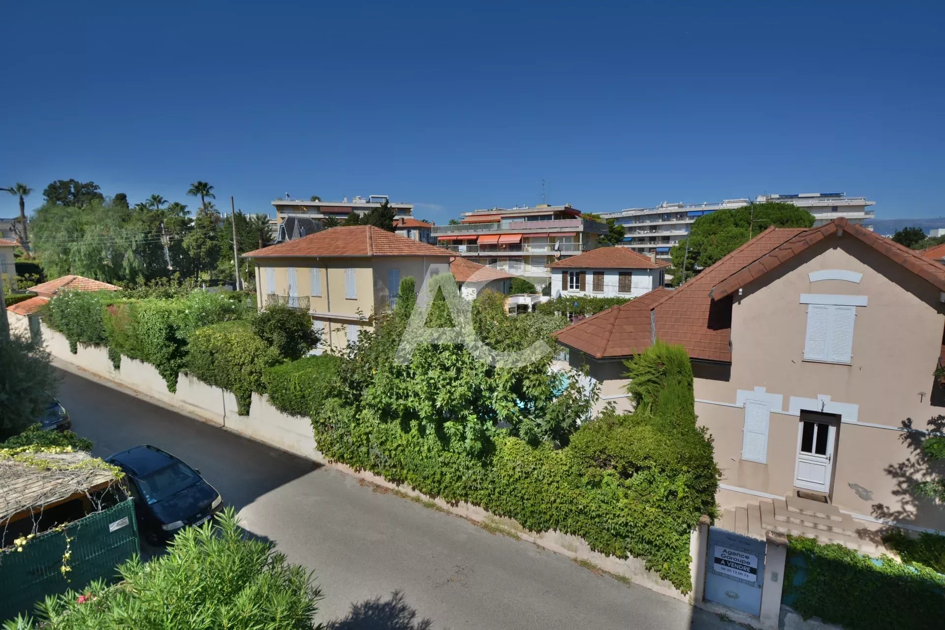 CAP D'ANTIBES - TWO BEDROOMS NEAR SALIS BEACH