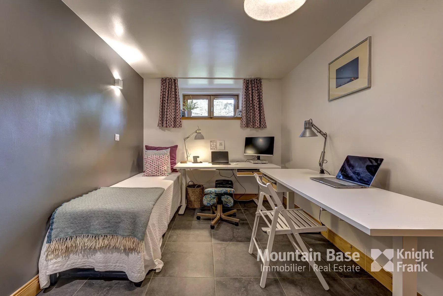 Photo of A bright, modern 3-bedroom, 2-bathroom apartment with private terrace