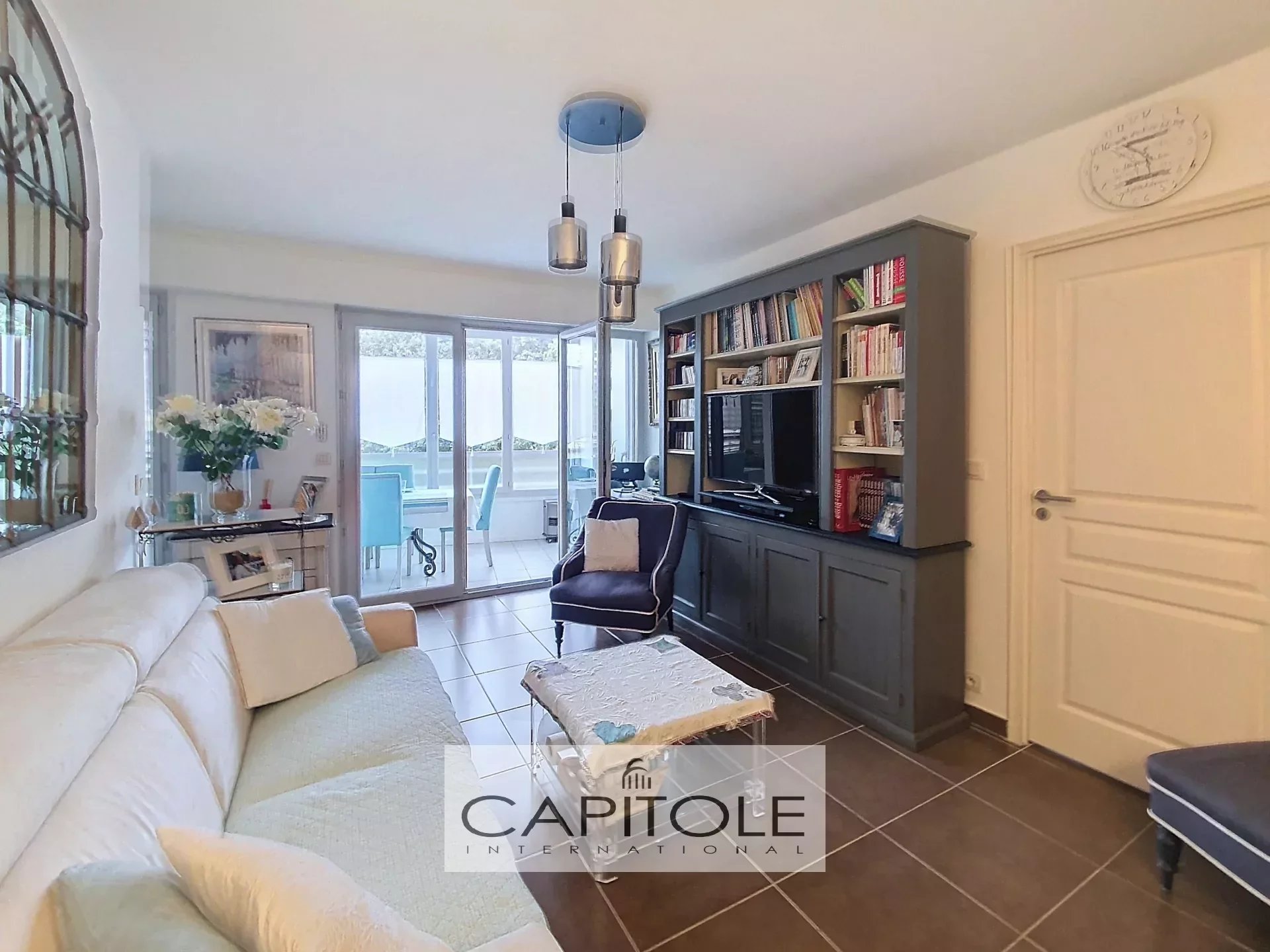 EXCLUSIVE ANTIBES CITY CENTER: Stunning 1-bedroom apartment with underground parking