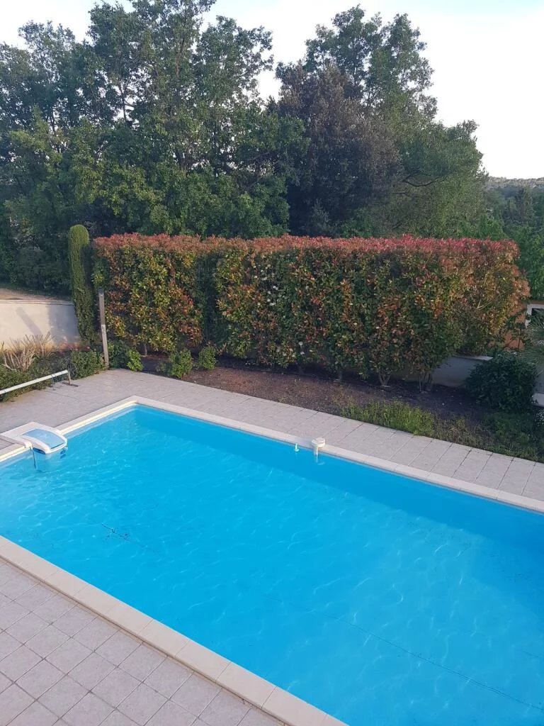 Besse-sur-Issole: House in absolute tranquility, 137 m² on 2500 m² of flat land with pool