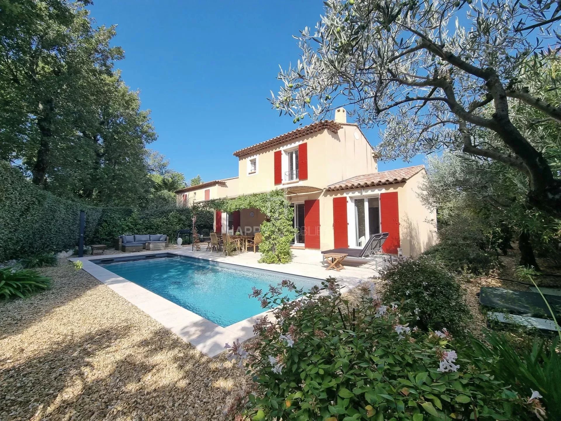 Pretty bastide in sought after neighborhood