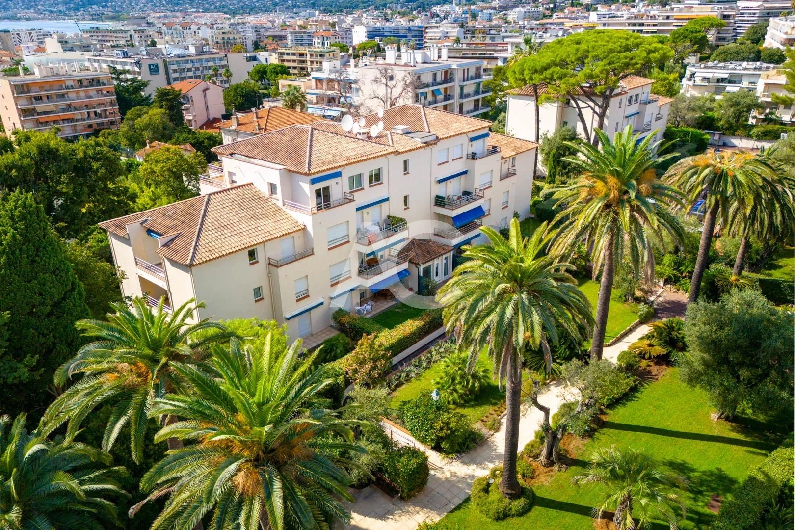 Sale Apartment - Antibes Cap-d'Antibes