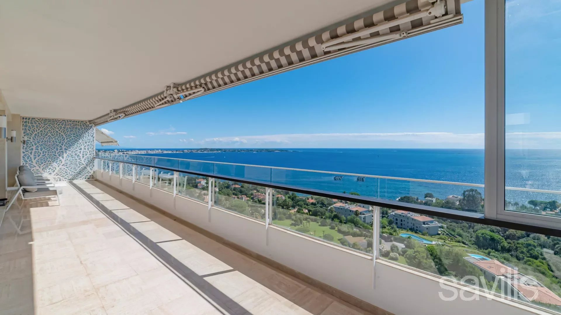 Exceptional 198m² Apartment with Panoramic Sea View in Vallauris