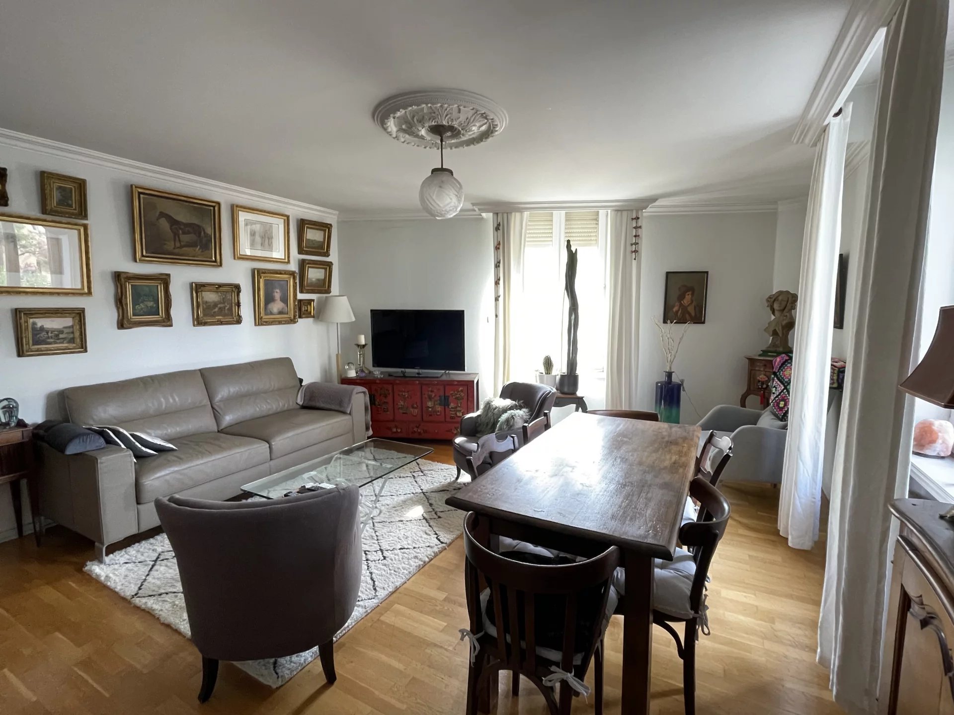 NARBONNE  -APPARTEMENT AVEC PETIT BALCON -