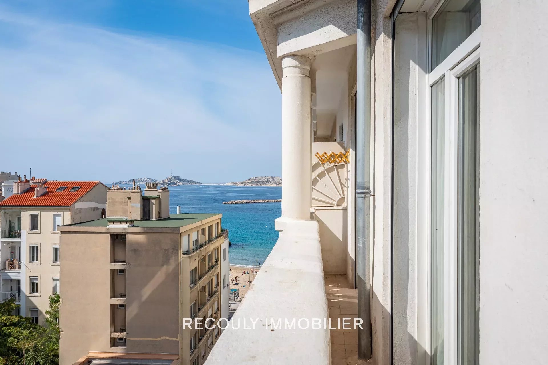 APPARTEMENT T2  AVEC BALCON -  VUE MER -  LES CATALANS 13007 MARSEILLE