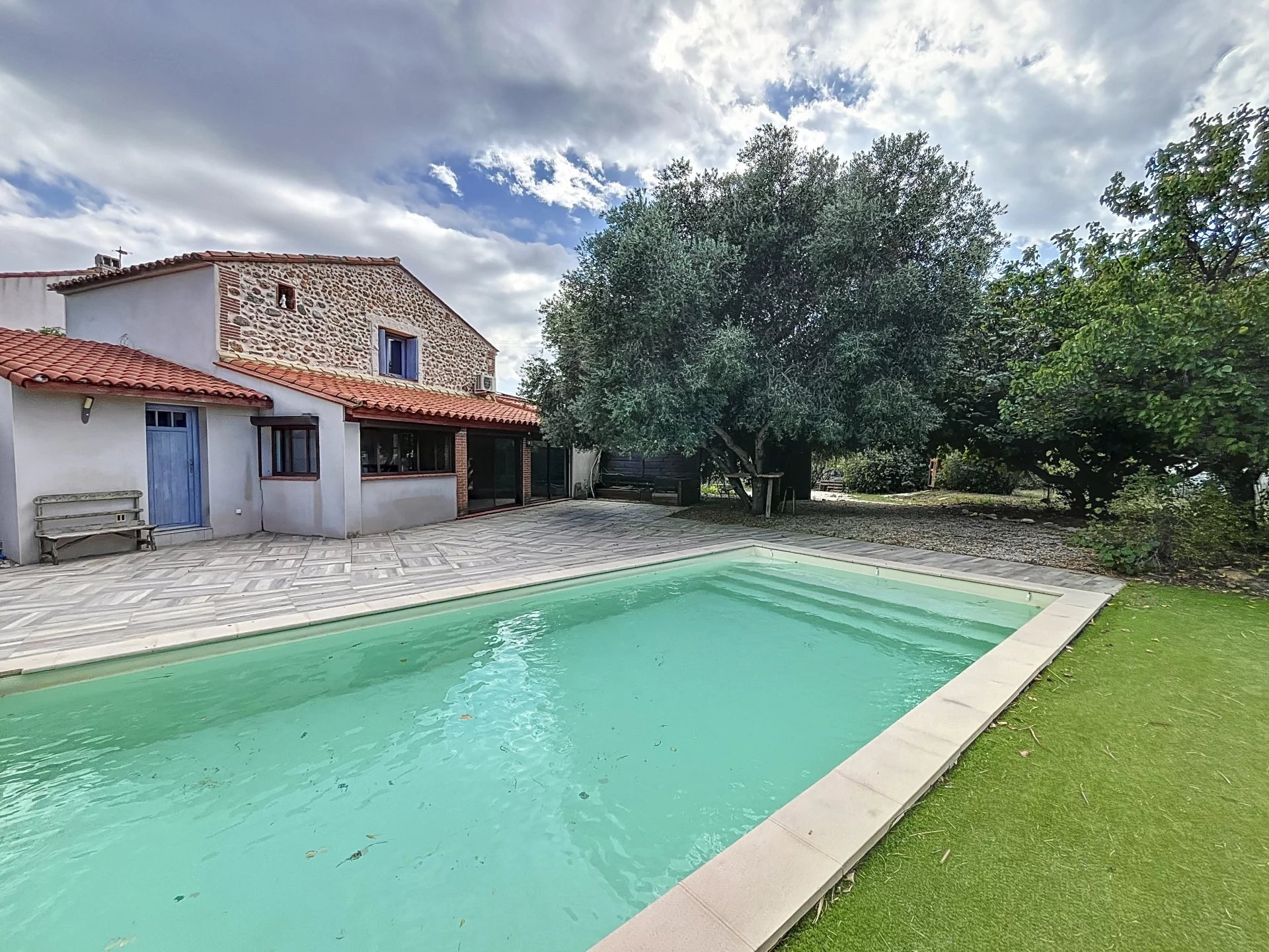 STONE HOUSE WITH LARGE GARDEN, POLLESTRES