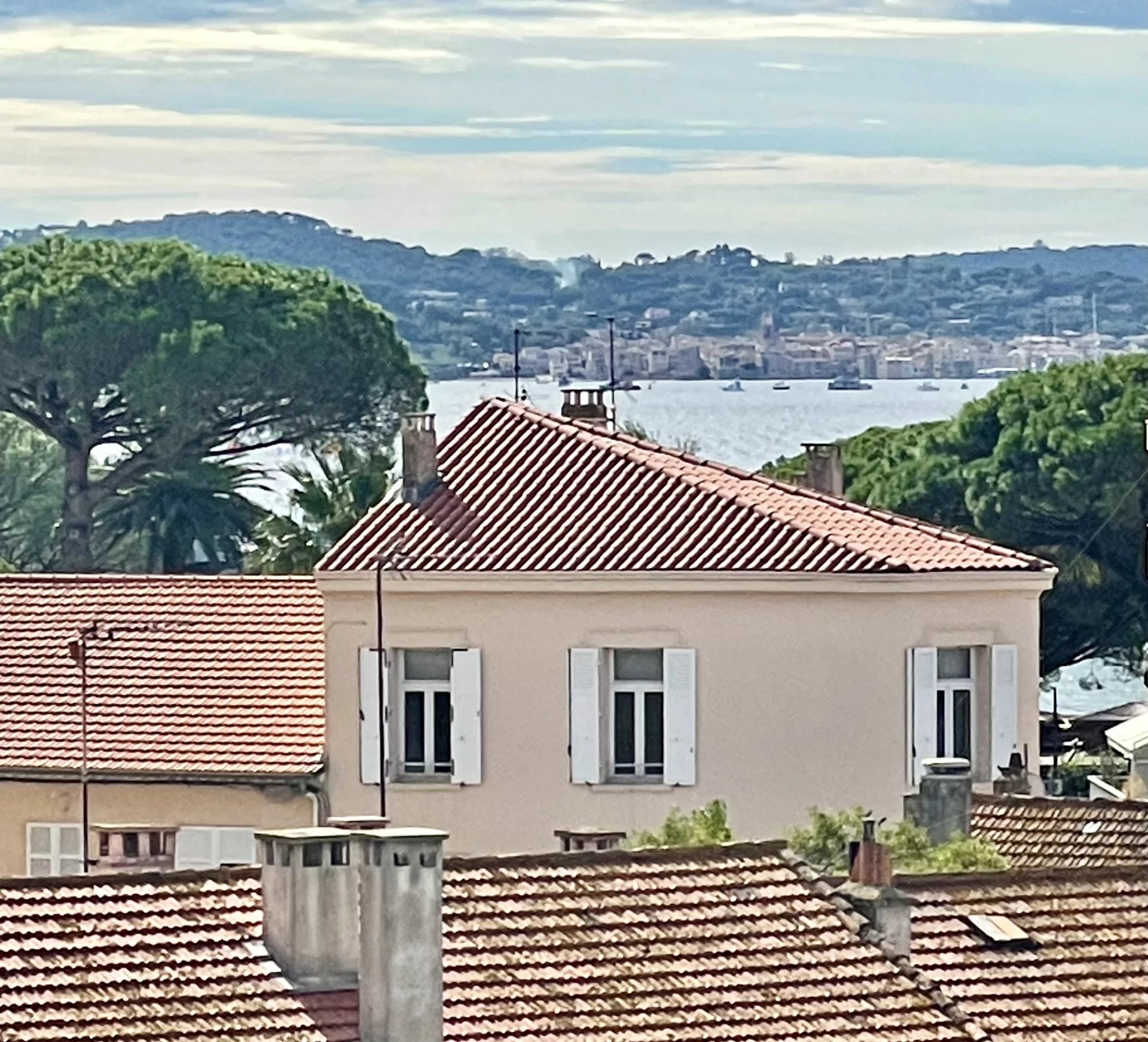 Bright penthouse with large terraces in the centre of Sainte Maxime