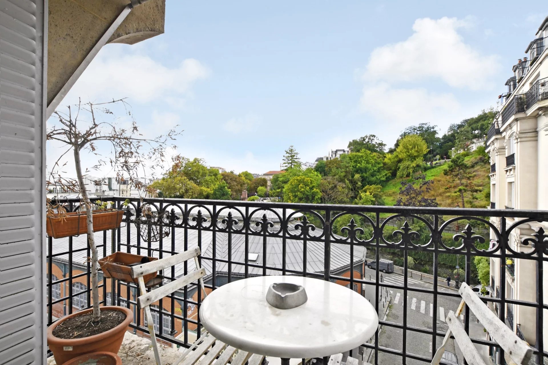 Balcon dinatoire sur les jardins du Sacré-Cœur