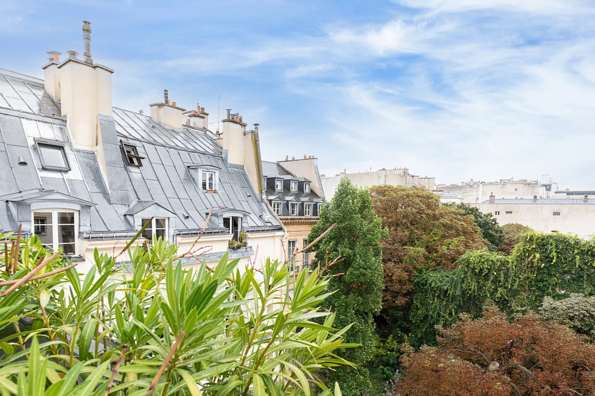 Paris 6e - Saint-Sulpice - duplex - 5 rooms - 108.74 m² - prime location