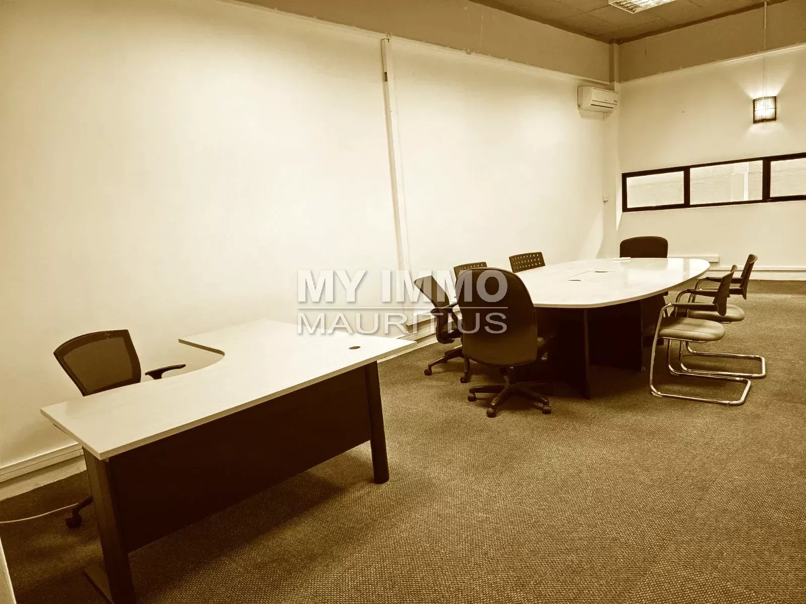 Office to rent Calebasses business park