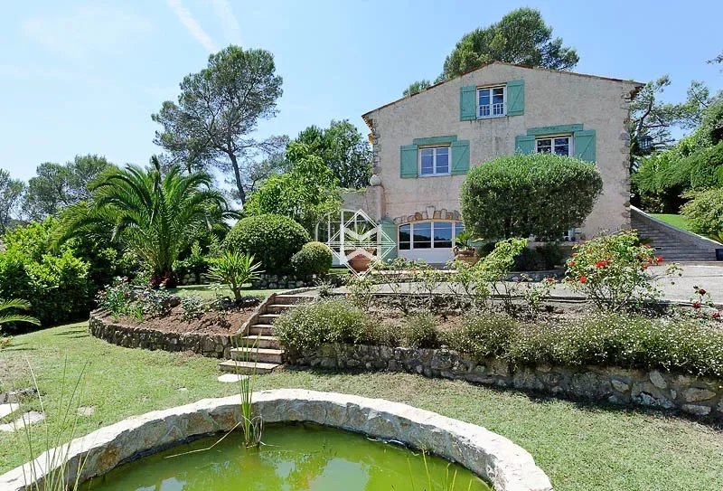 06250 MOUGINS VILLA