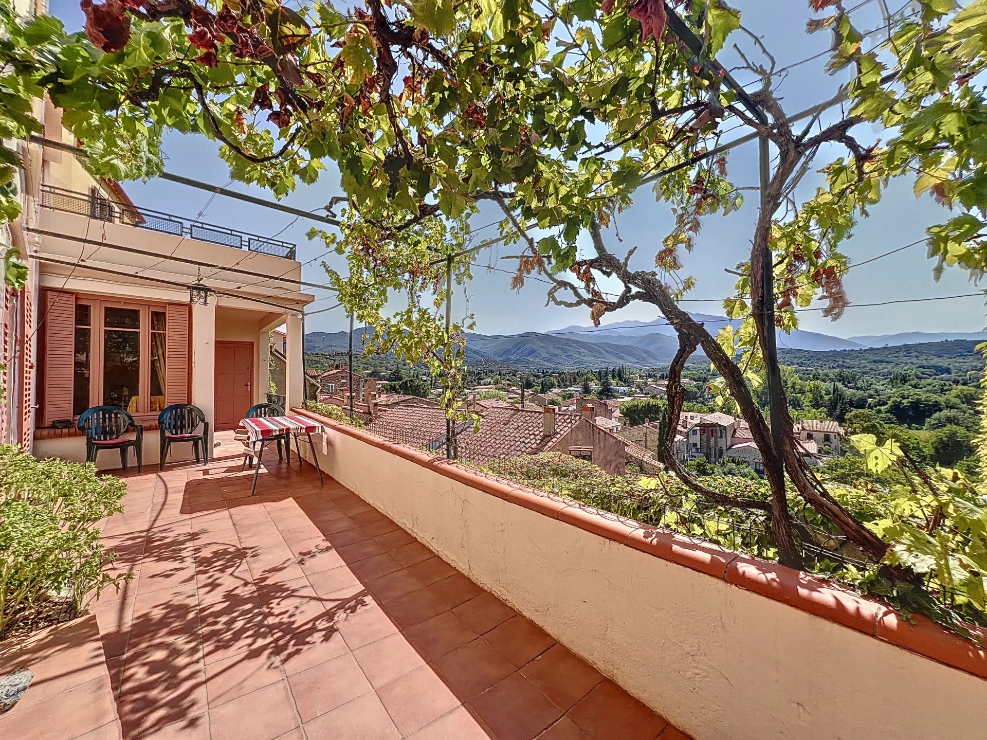 VILLAGE HOUSE WITH VIEWS, BARN AND GARDEN, RODES