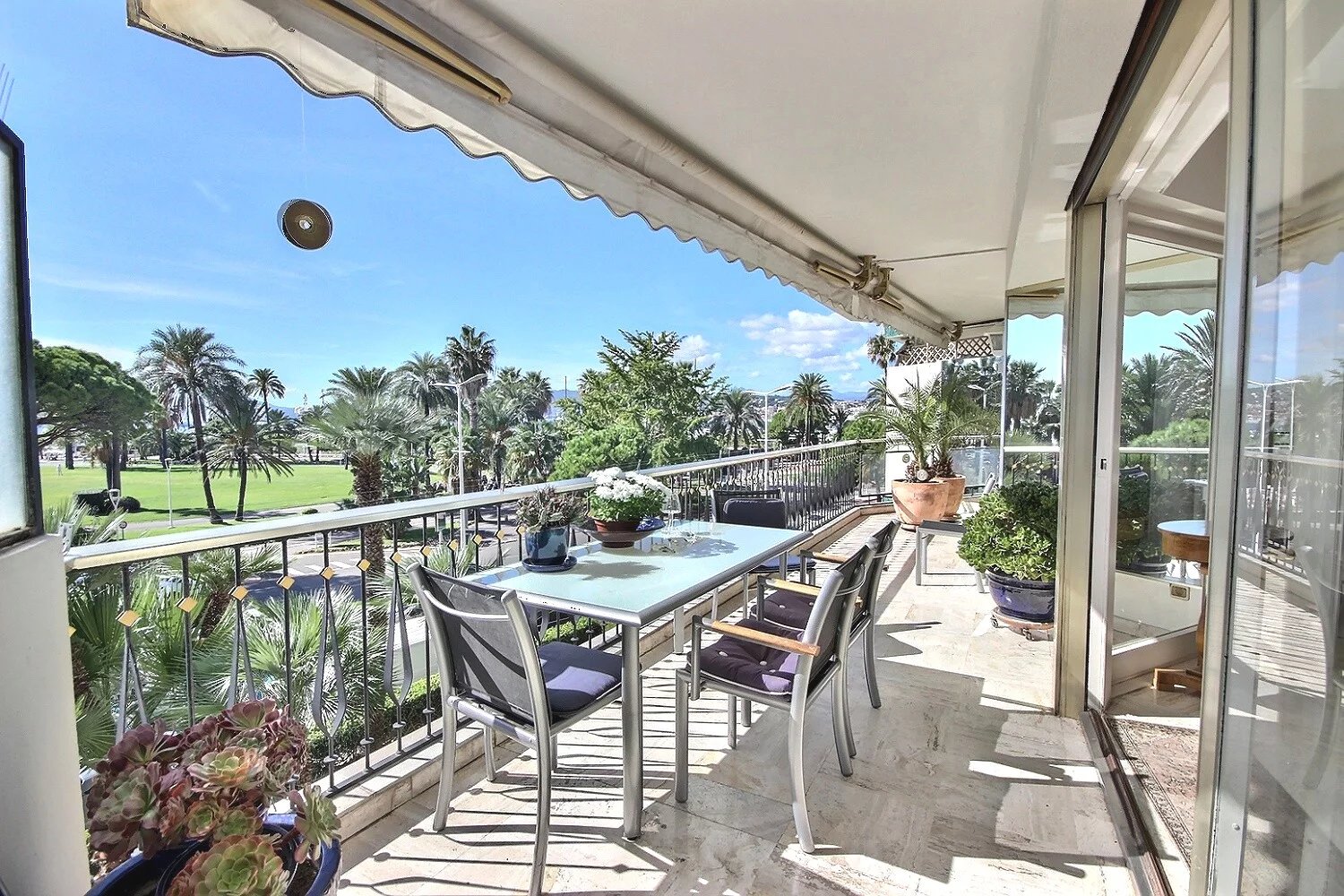 For Sale: Stunning 3-Room Apartment in Cannes, Boulevard de la Croisette