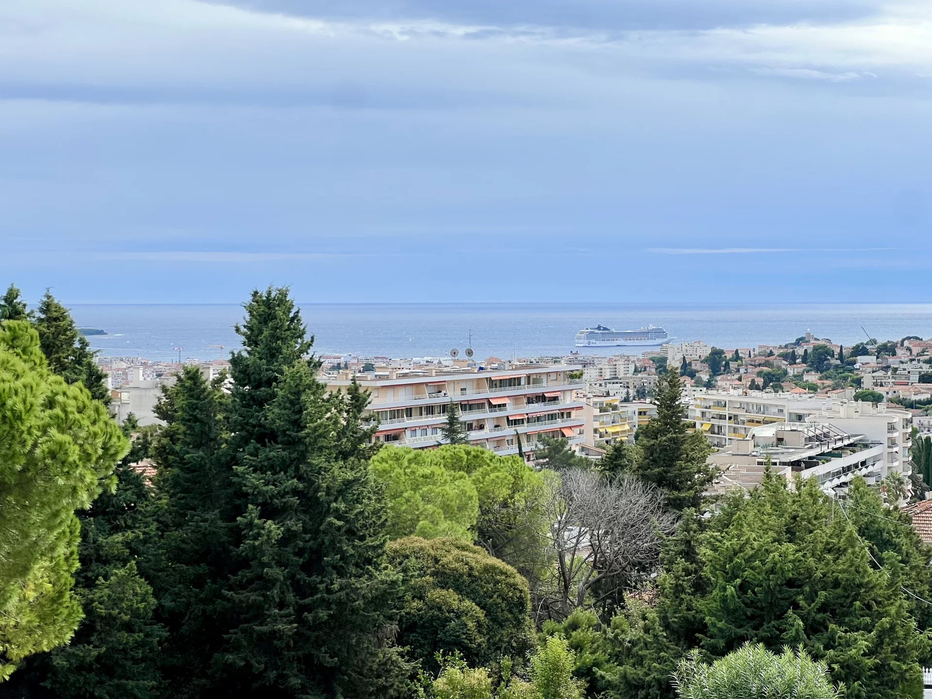 Monolocale Le Cannet in vendita con vista panoramica sul mare