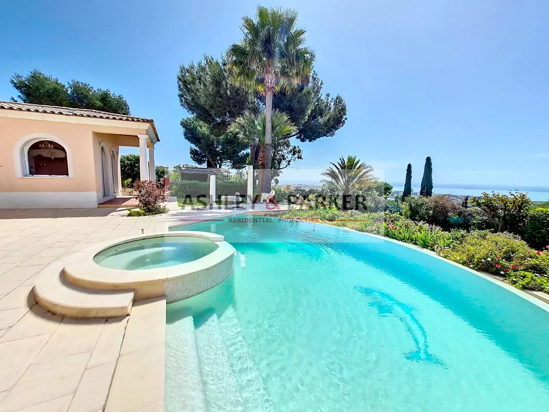 5-ROOM DETACHED VILLA