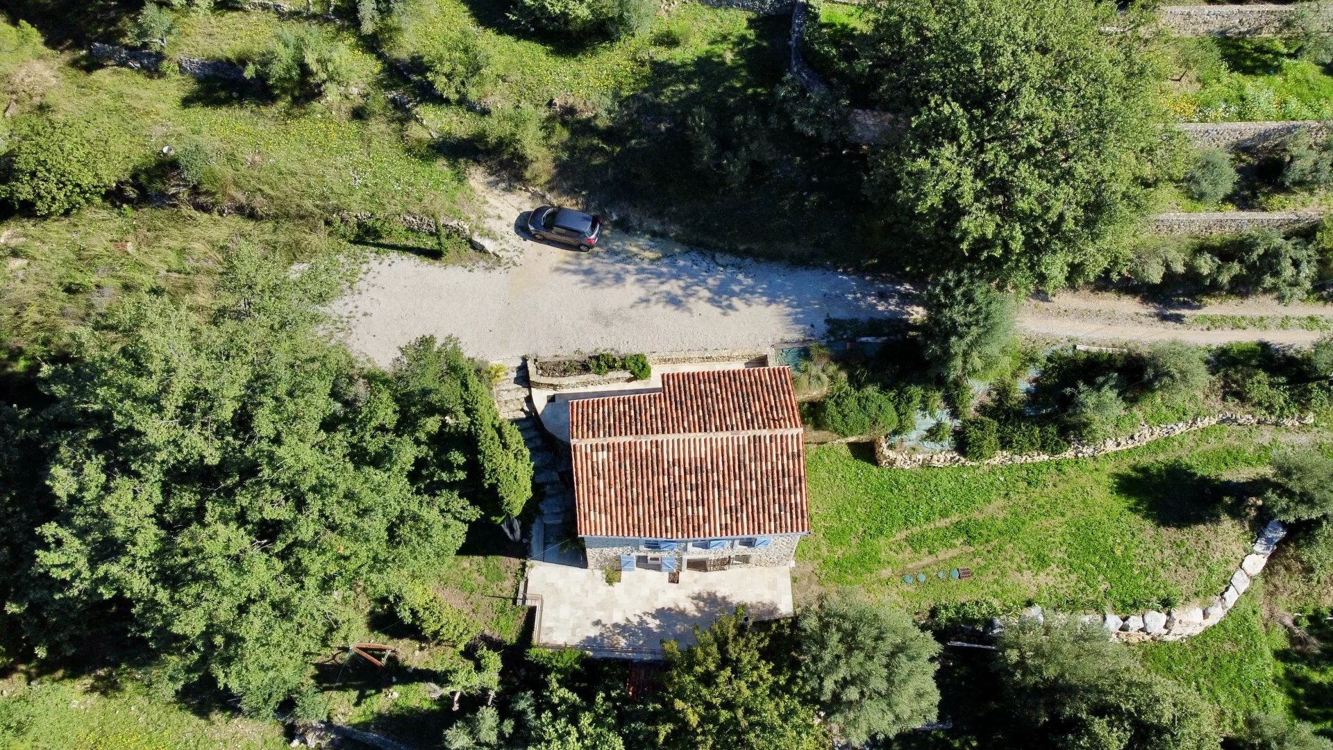 STONE SHEEPFOLD - FAYENCE