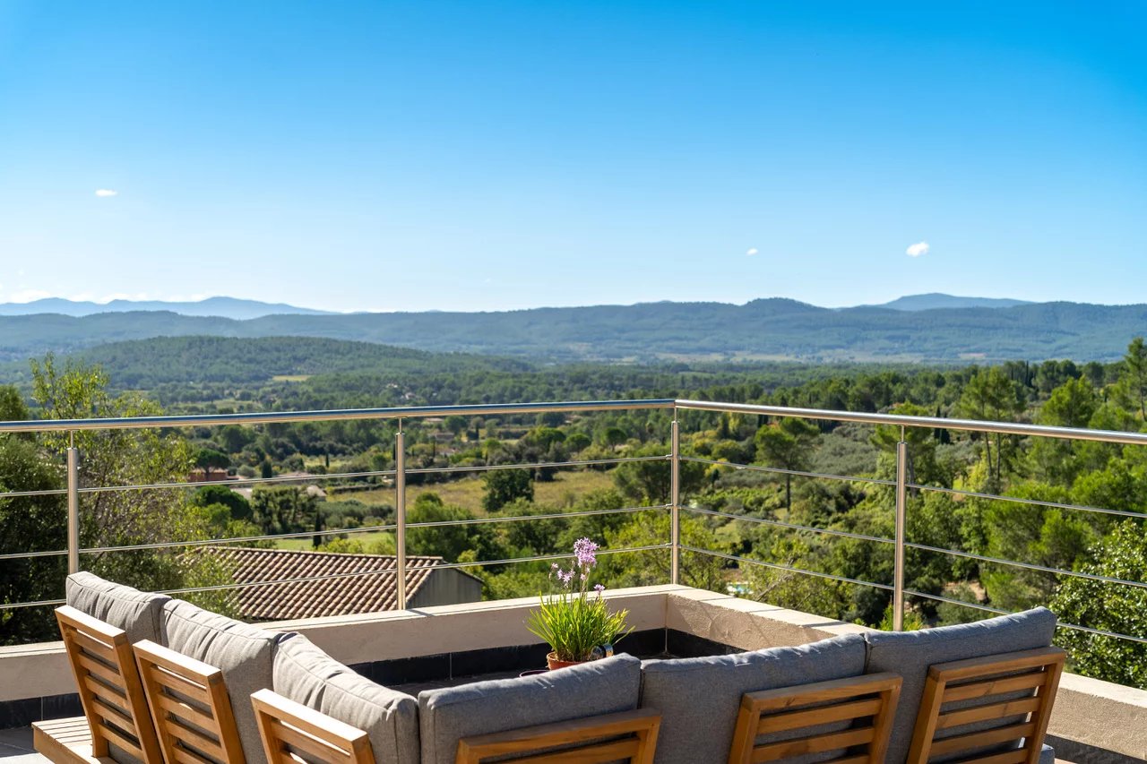 Magnificent villa in Cotignac with panoramic views