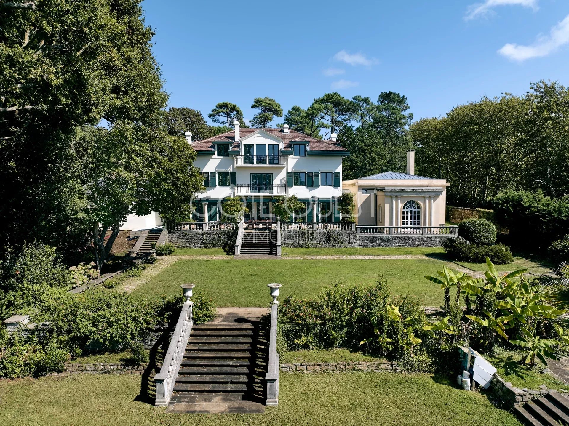 À VENDRE BIARRITZ - PROPRIÉTÉ EXCEPTIONNELLE VUE MER