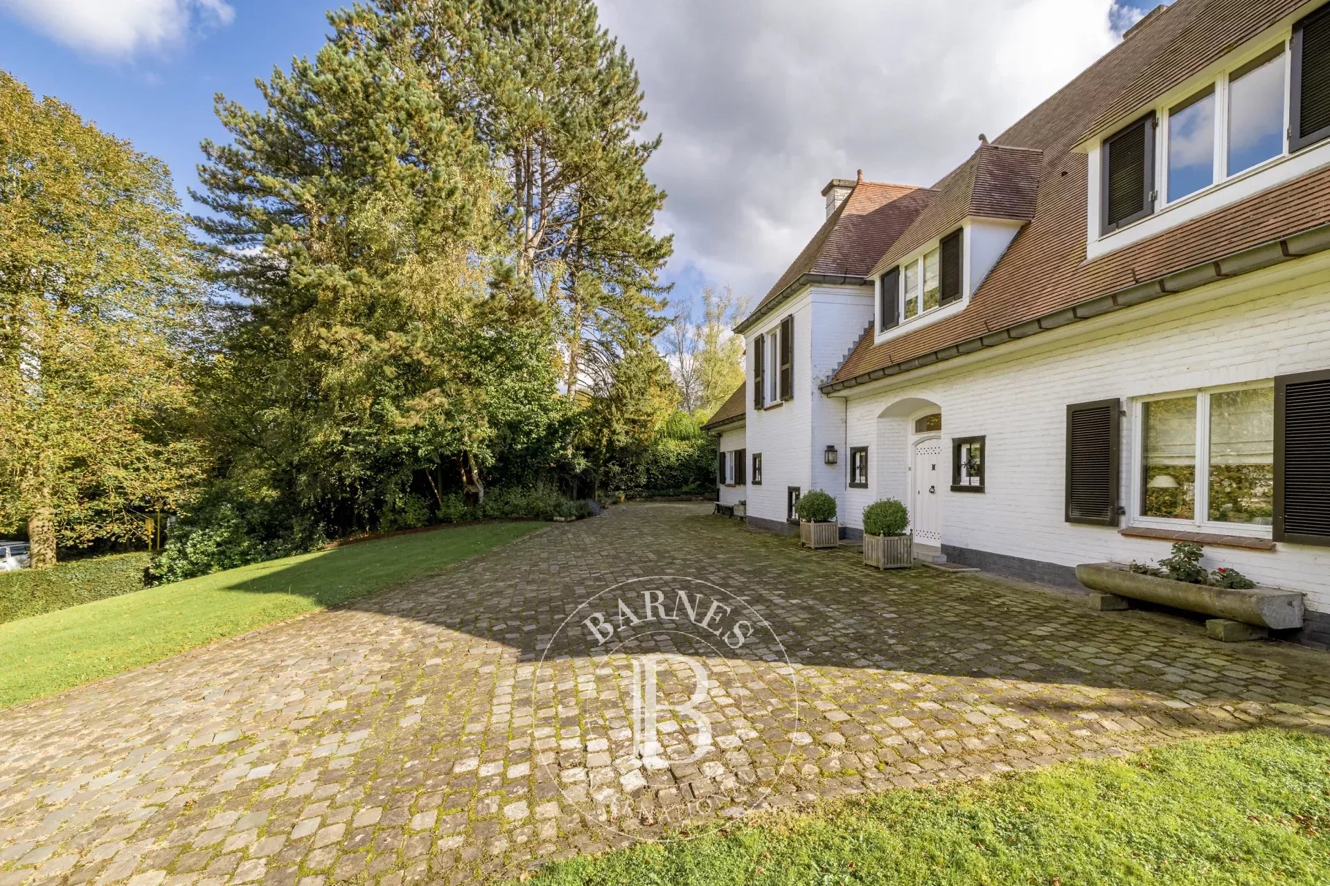 Quartier Manoir - Charmante villa sur un terrain de 19 ares orienté Sud