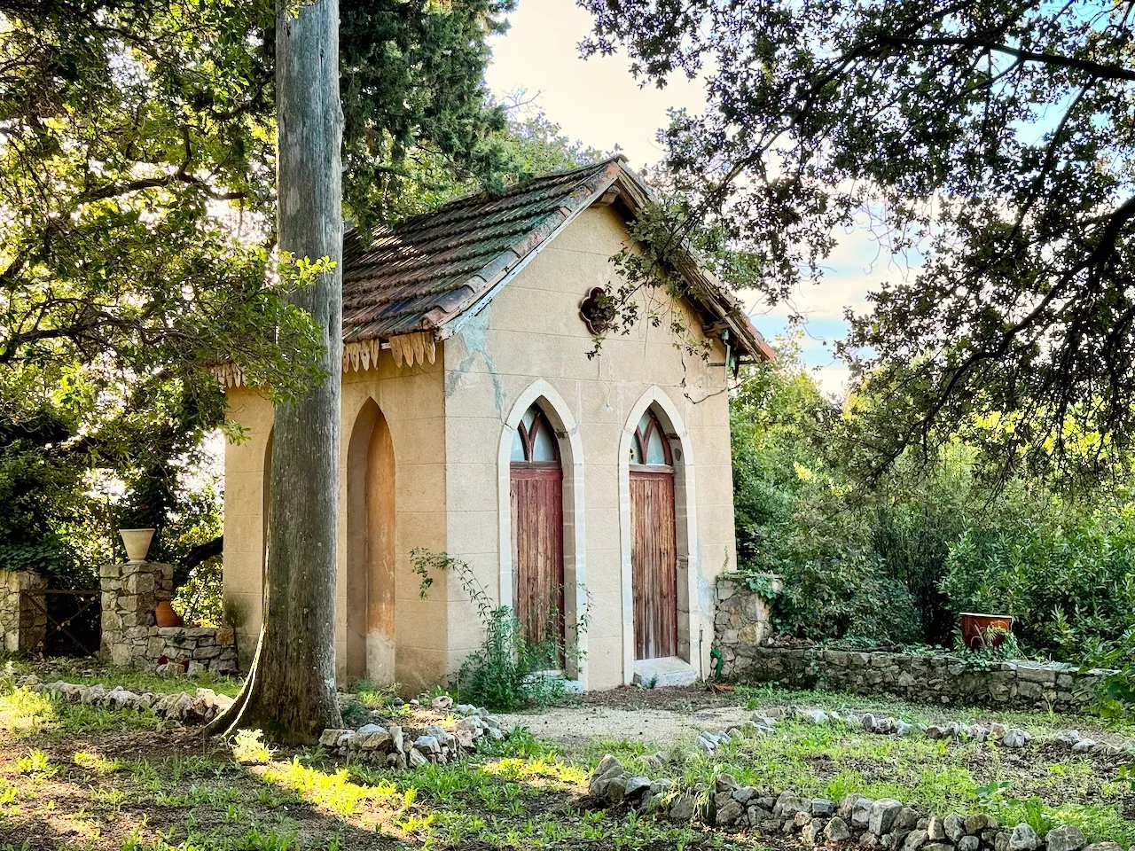 Unique stately villa on spacious plot