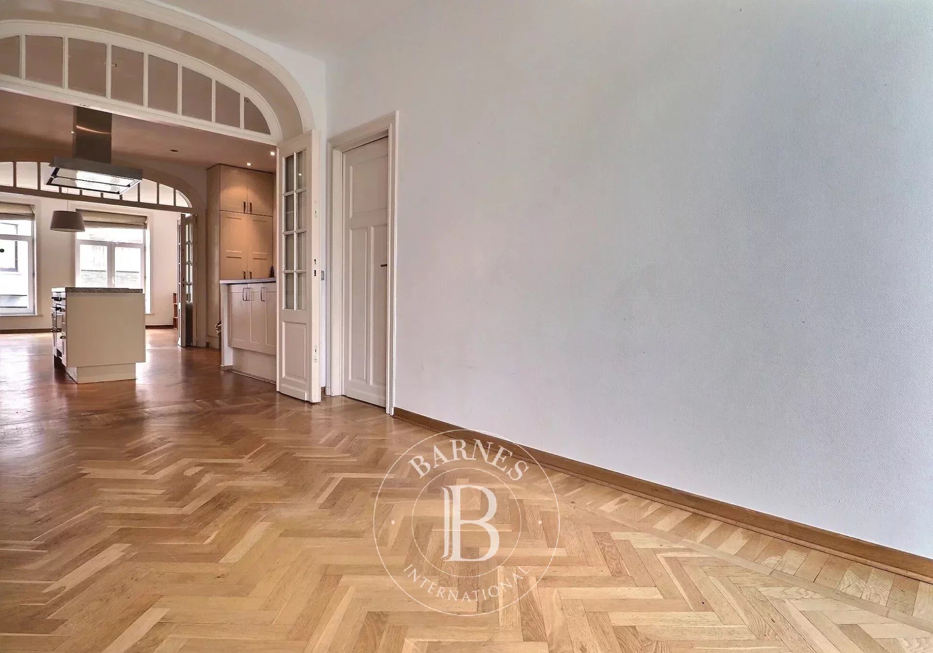 Close to Avenue Molière - 3-beds duplex + garden + terrace