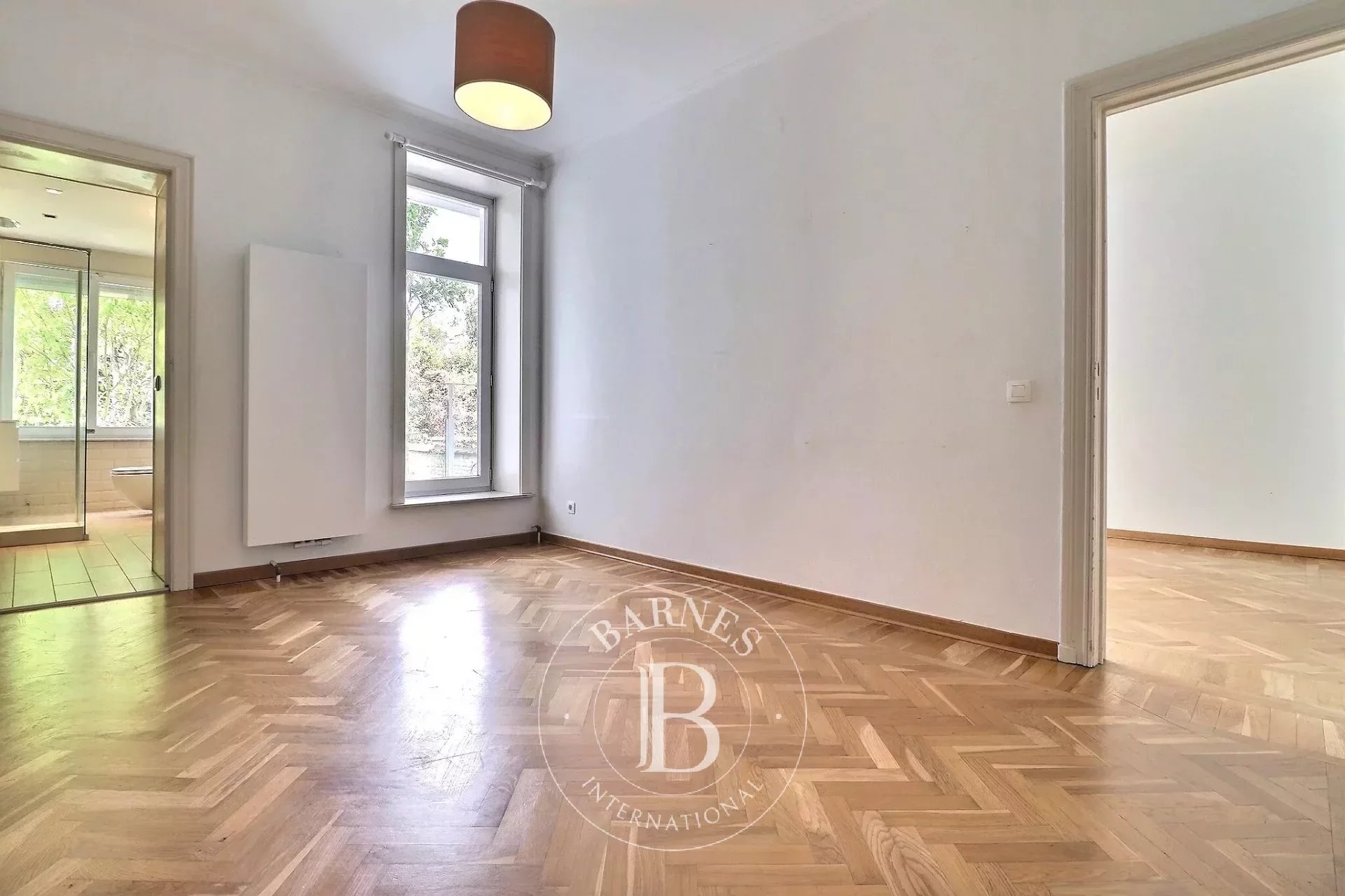 Close to Avenue Molière - 3-beds duplex + garden + terrace