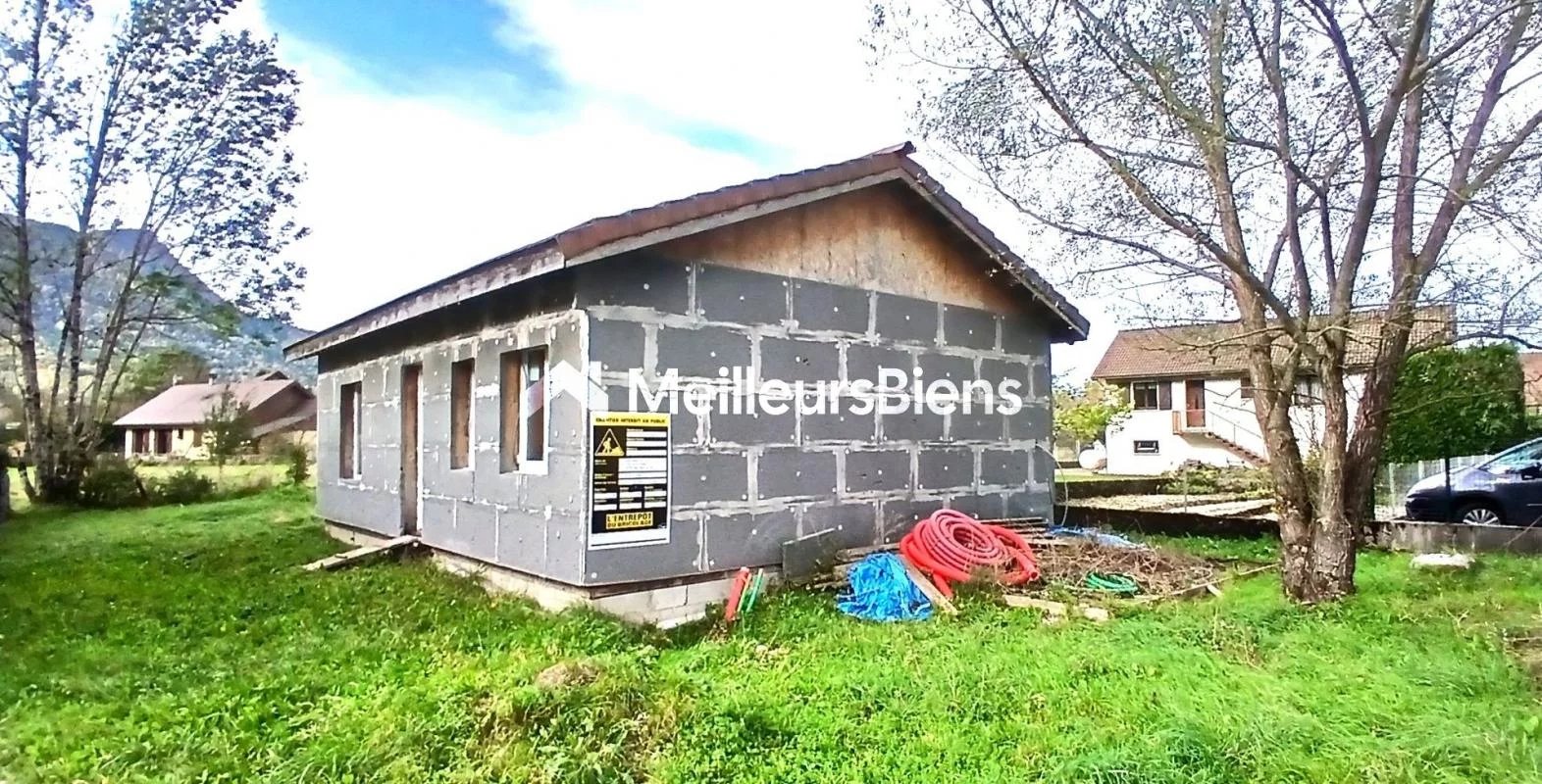 Maison BBC a terminer !!! 62 m² habitable environ terrain de 383 m plat