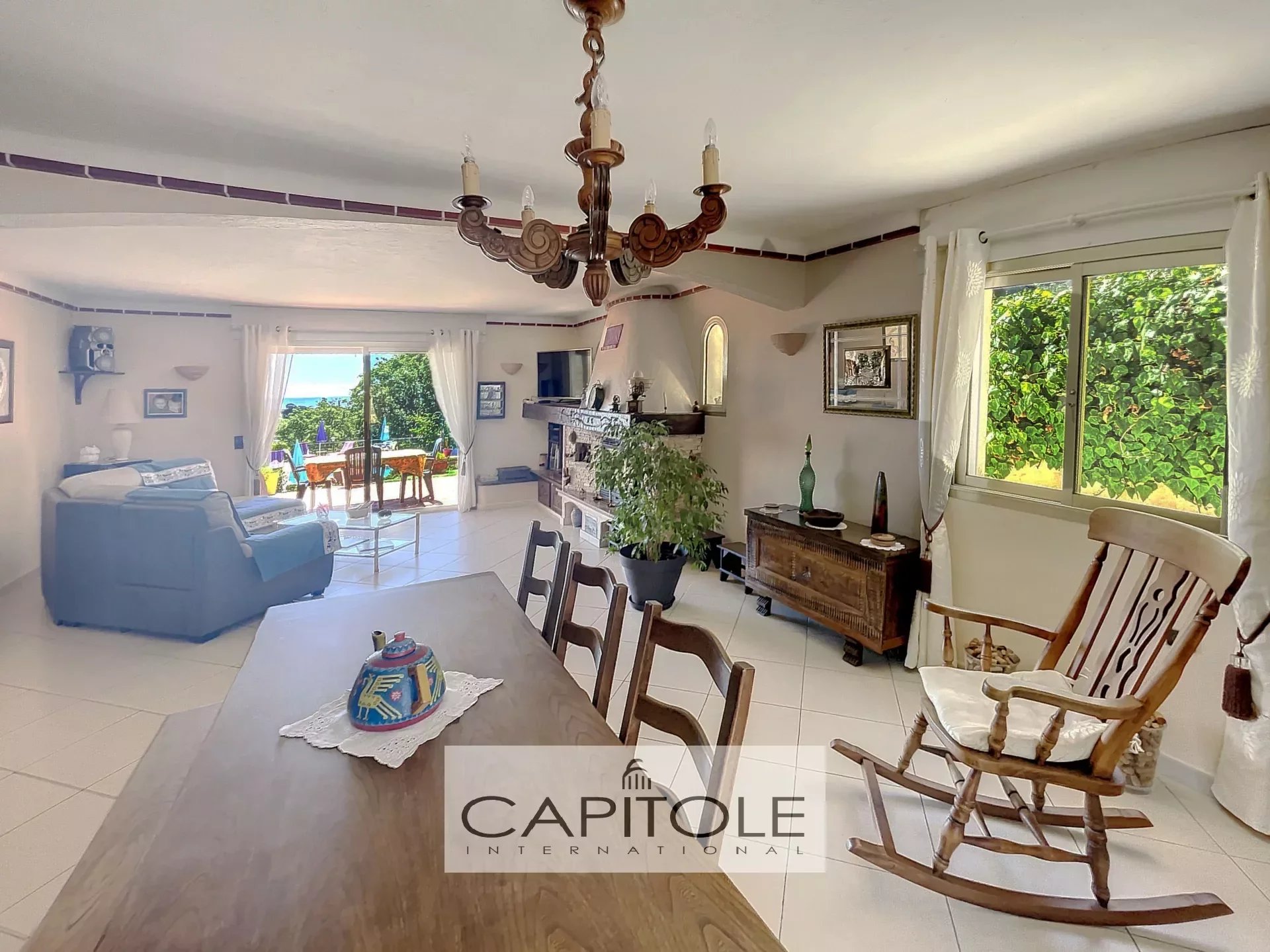 Antibes,  panoramic sea view, 5 bedrooms villa of 240m², garage