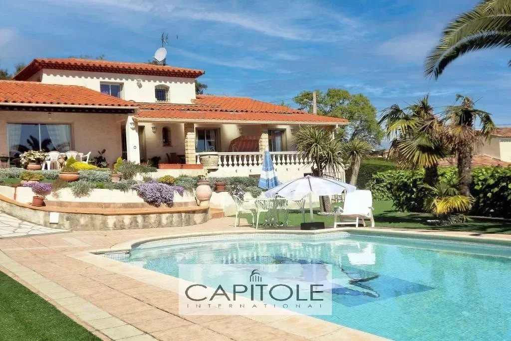 Antibes, vue mer panoramique, villa 5/6p 240 m², terrain plat 1300m², piscine, calme