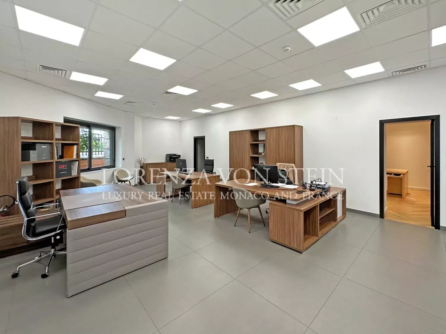 Parc Saint Roman - Ample Office Space