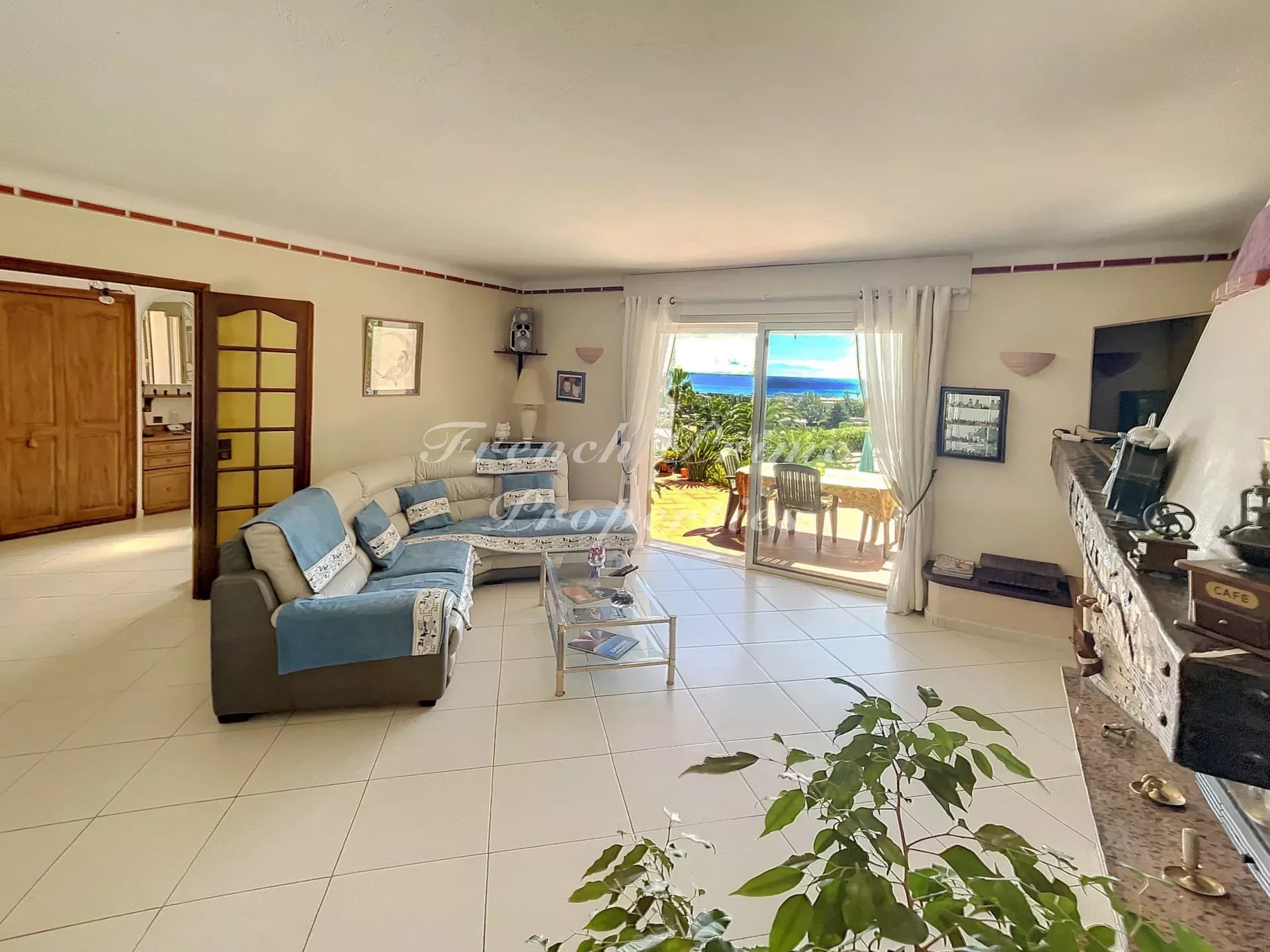 annonce Ventes Antibes vue mer panoramique villa 5/6p 240m² terrain plat 1300m² piscine calme