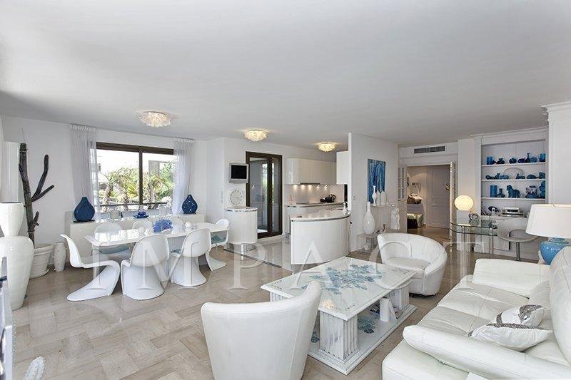 Appartement 2 chambres avec terrasse Location Saisonnière  Cannes