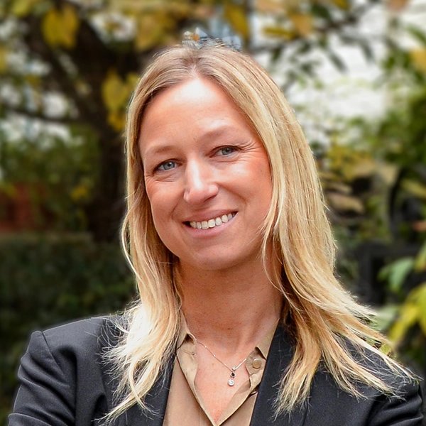 Jacqueline VAN VALKENBURG