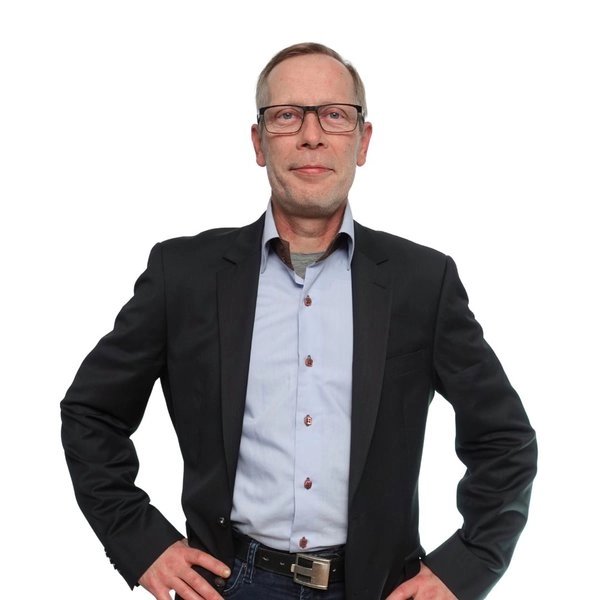 E.i Pascal GEESEN 