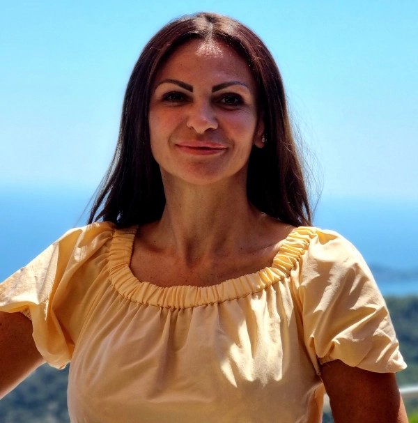 Nesrine MENDES