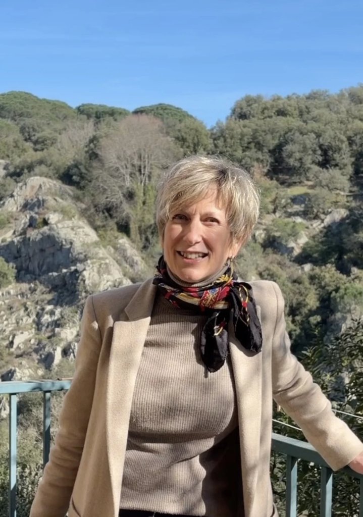 Michaela LYALL
