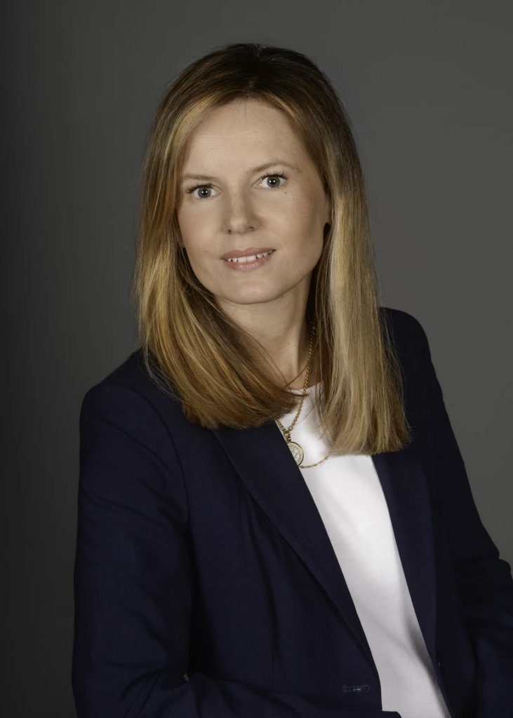 Laure DE LA RIVIÈRE